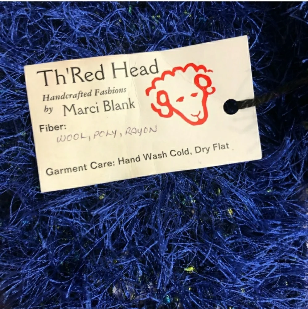 TH RED HEAD nwt long